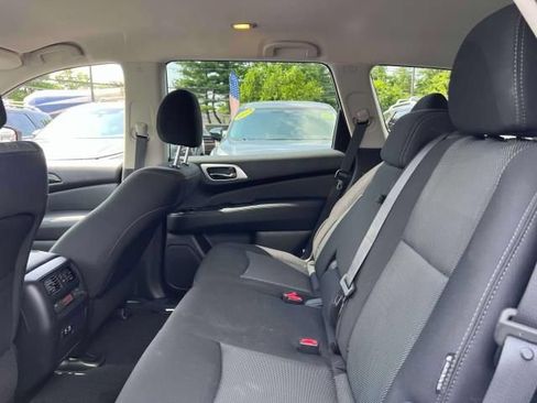 Used 2020 Nissan Pathfinder S AWD/4WD image 17