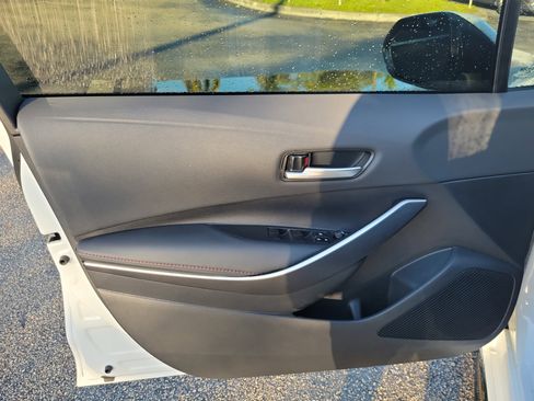 Used 2025 Toyota Corolla SE image 13