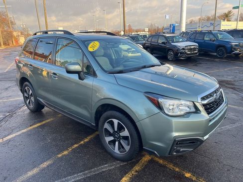 Used 2017 Subaru Forester 2.5i Premium w/ All-Weather Package image 3