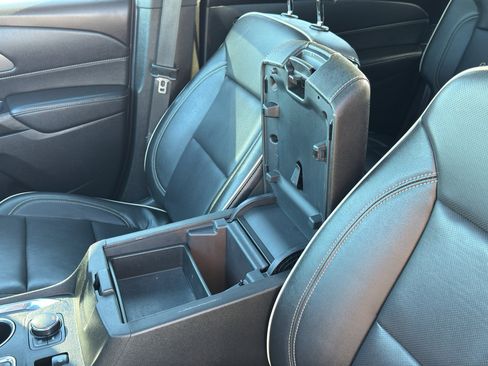 Used 2022 Chevrolet Traverse Premier w/ Redline Edition image 19