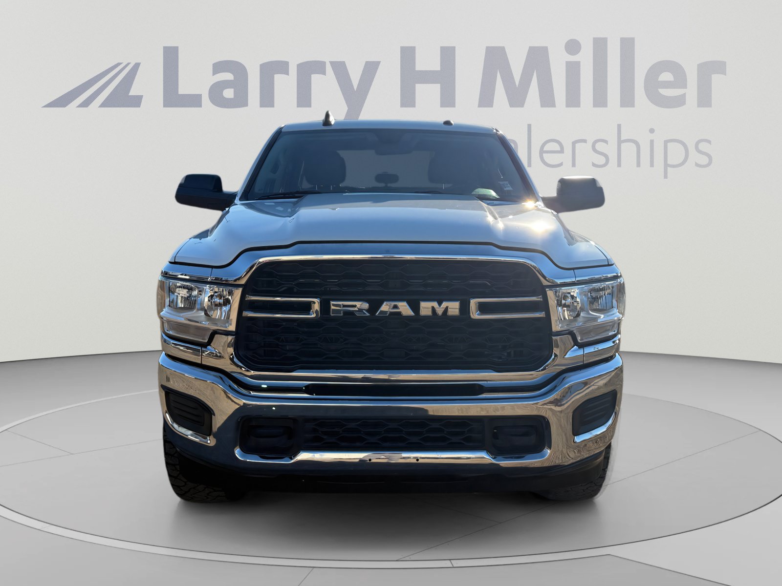Used 2020 RAM 3500 Tradesman w/ Chrome Appearance Group AWD/4WD image 8