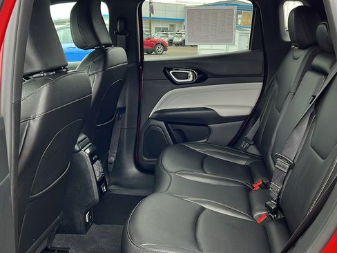 Used 2025 Jeep Compass Limited AWD/4WD image 13
