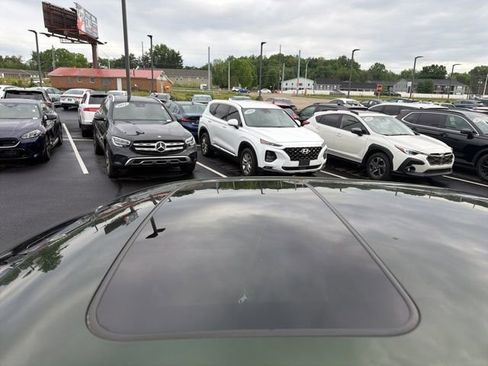 Used 2011 Toyota Camry XLE FWD image 4