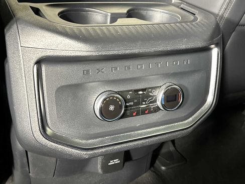 Used 2025 Ford Expedition Max Platinum w/ Driver's Package image 27