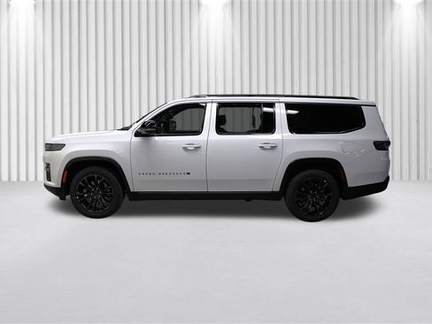 New 2026 Jeep Grand Wagoneer L Summit AWD/4WD image 7