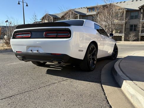 Used 2019 Dodge Challenger R/T w/ Driver Convenience Group image 10