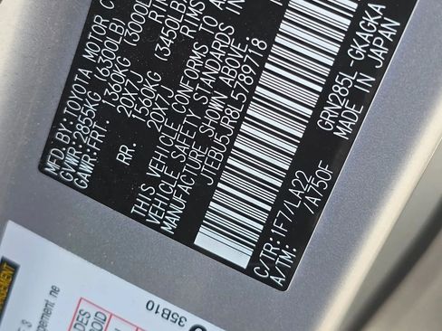 Used 2020 Toyota 4Runner Limited image 31