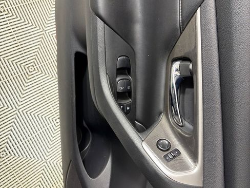 Used 2015 Nissan Altima 2.5 SL w/ Technology Package image 11