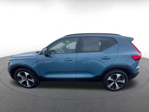 Used 2024 Volvo XC40 B5 Core AWD/4WD image 9