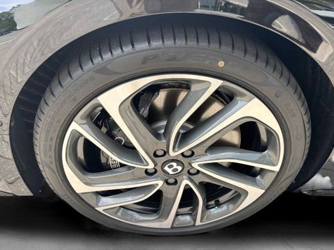 New 2025 Bentley Flying Spur Plug-In Hybrid image 43