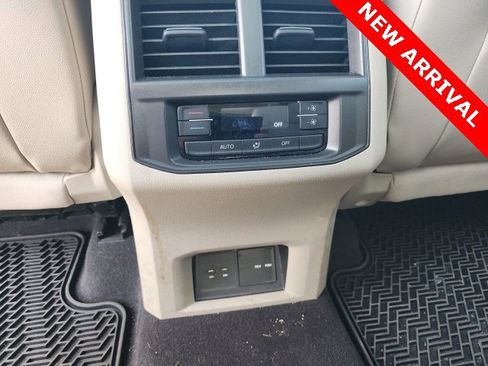 Used 2021 Volkswagen Atlas SE w/ Panoramic Sunroof Package image 13