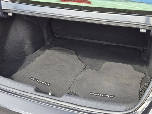 Used 2021 Hyundai Elantra SEL w/ Convenience Package image 25