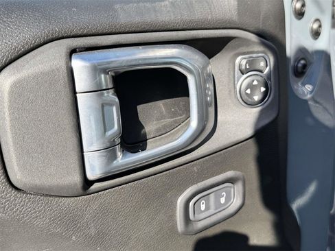 Used 2025 Jeep Gladiator Sport image 26