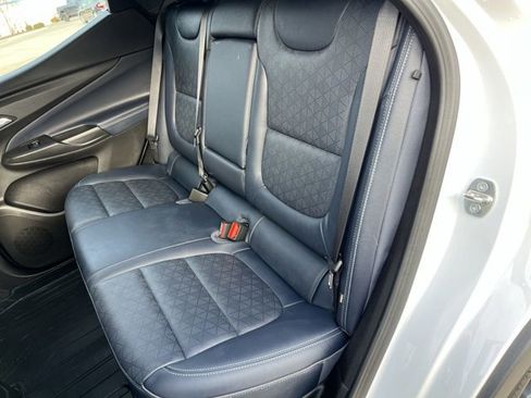 Used 2022 Chevrolet Bolt EUV LT w/ Convenience Package image 25