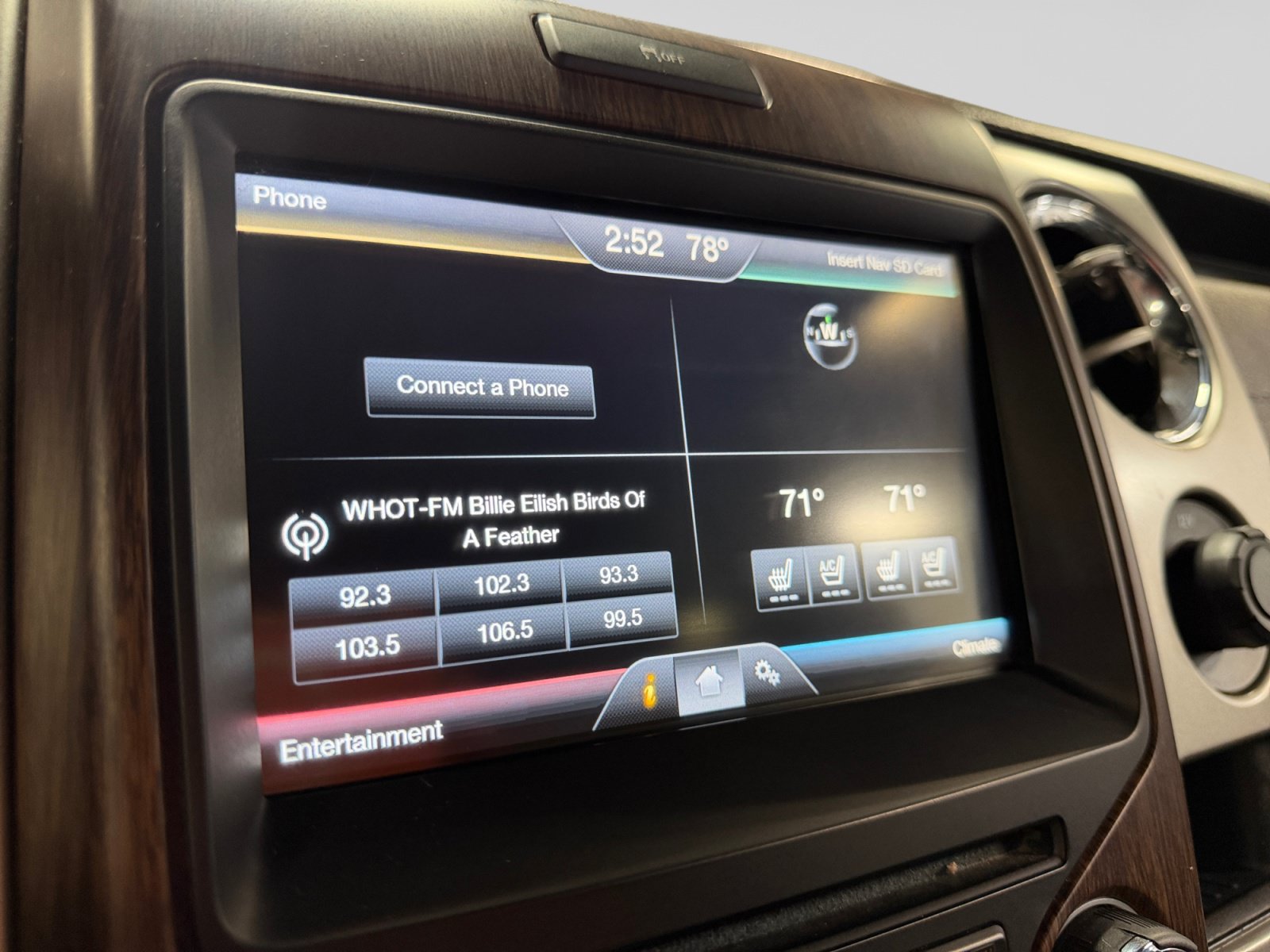 Used 2014 Ford F150 Lariat w/ Equipment Group 502A Luxury AWD/4WD image 30