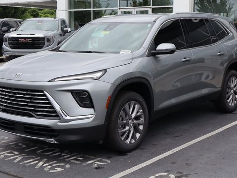 New 2025 Buick Enclave Preferred image 2