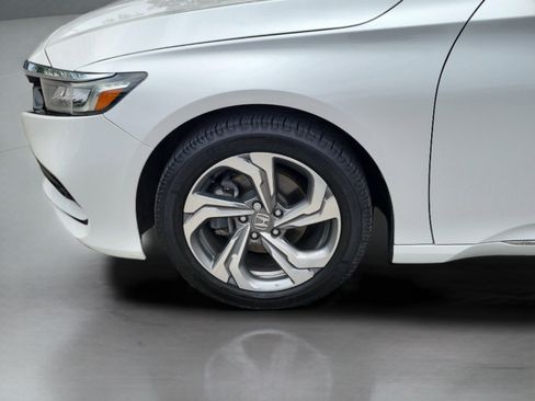 Used 2018 Honda Accord EX image 32
