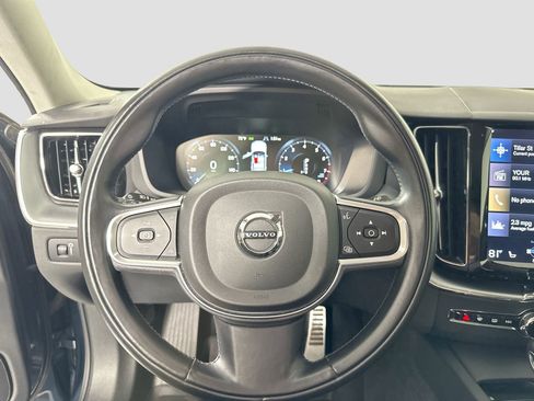Certified 2018 Volvo XC60 T5 Momentum w/ Convenience Package image 13
