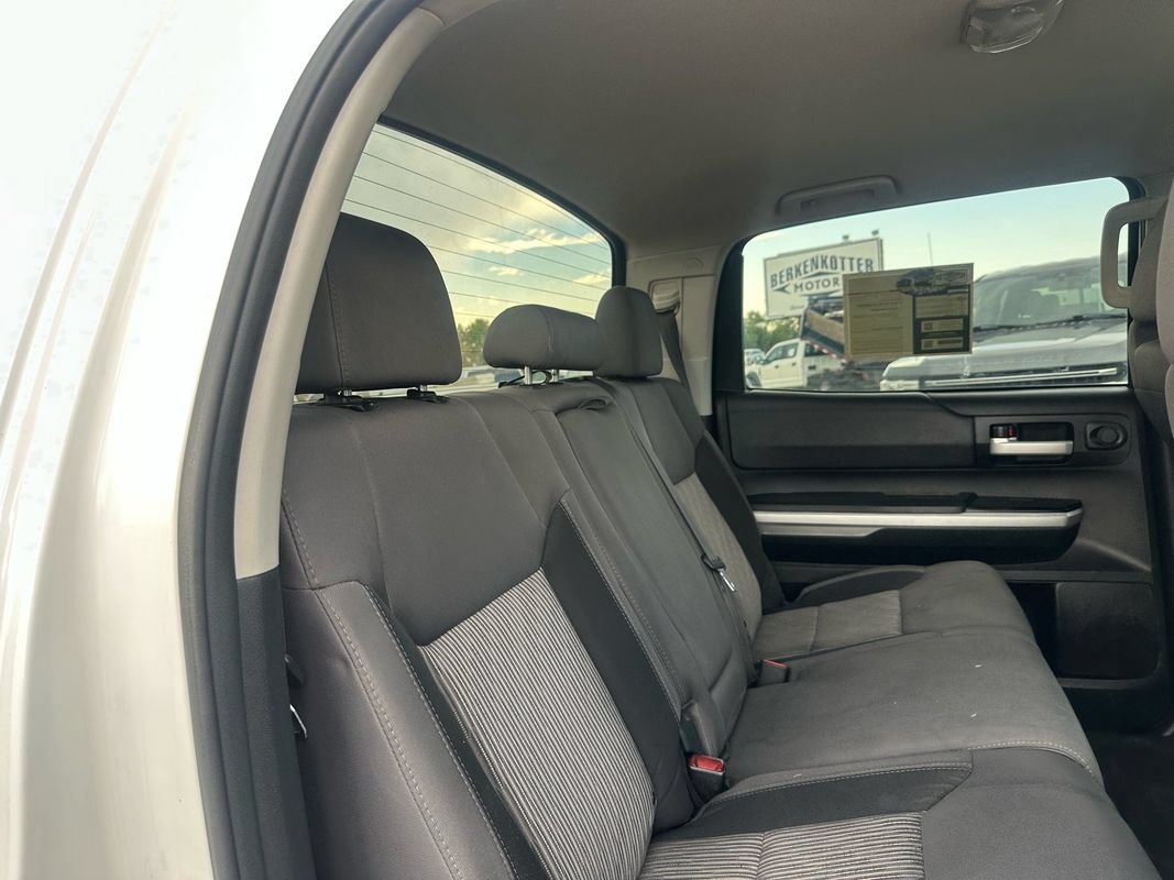 Used 2017 Toyota Tundra SR5 w/ SR5 Upgrade Package AWD/4WD image 25