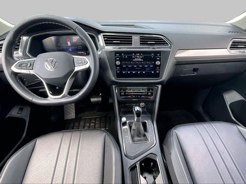Used 2024 Volkswagen Tiguan SE FWD image 14