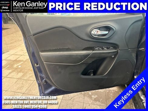 Used 2014 Jeep Cherokee Sport image 10