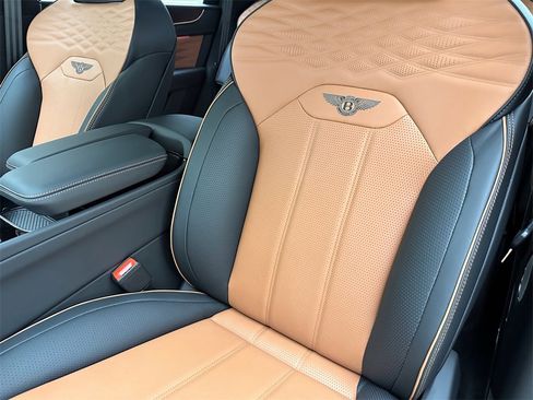New 2024 Bentley Bentayga image 23