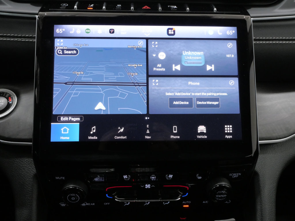 Used 2023 Jeep Grand Cherokee Limited w/ Luxury Tech Group II AWD/4WD image 20
