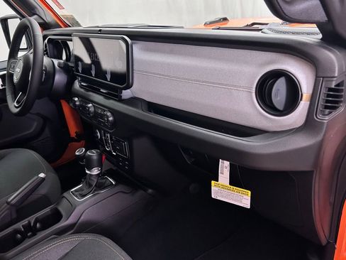New 2025 Jeep Gladiator Sport AWD/4WD image 21
