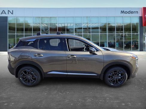 New 2026 Nissan Kicks SR w/ SR Premium Package image 4