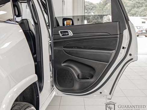 Used 2020 Jeep Grand Cherokee Altitude AWD/4WD image 37