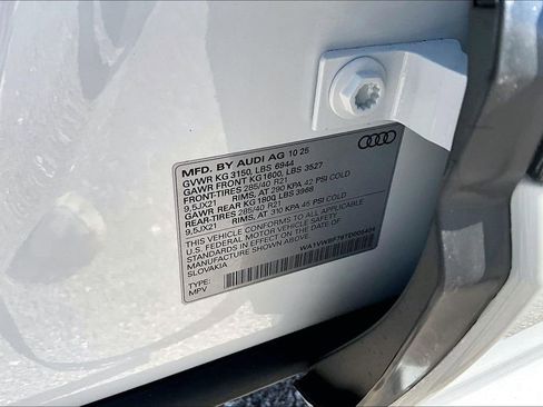 New 2026 Audi SQ7 Prestige image 30