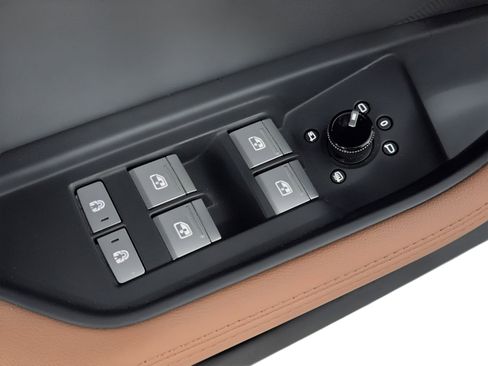 Used 2021 Audi e-tron Premium Plus w/ Premium Plus Package image 15