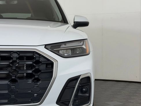 Used 2024 Audi Q5 e Premium w/ Convenience Package image 11