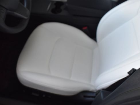 Used 2023 Tesla Model 3 Standard Range RWD image 12