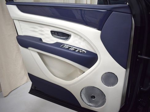 New 2025 Bentley Bentayga image 39