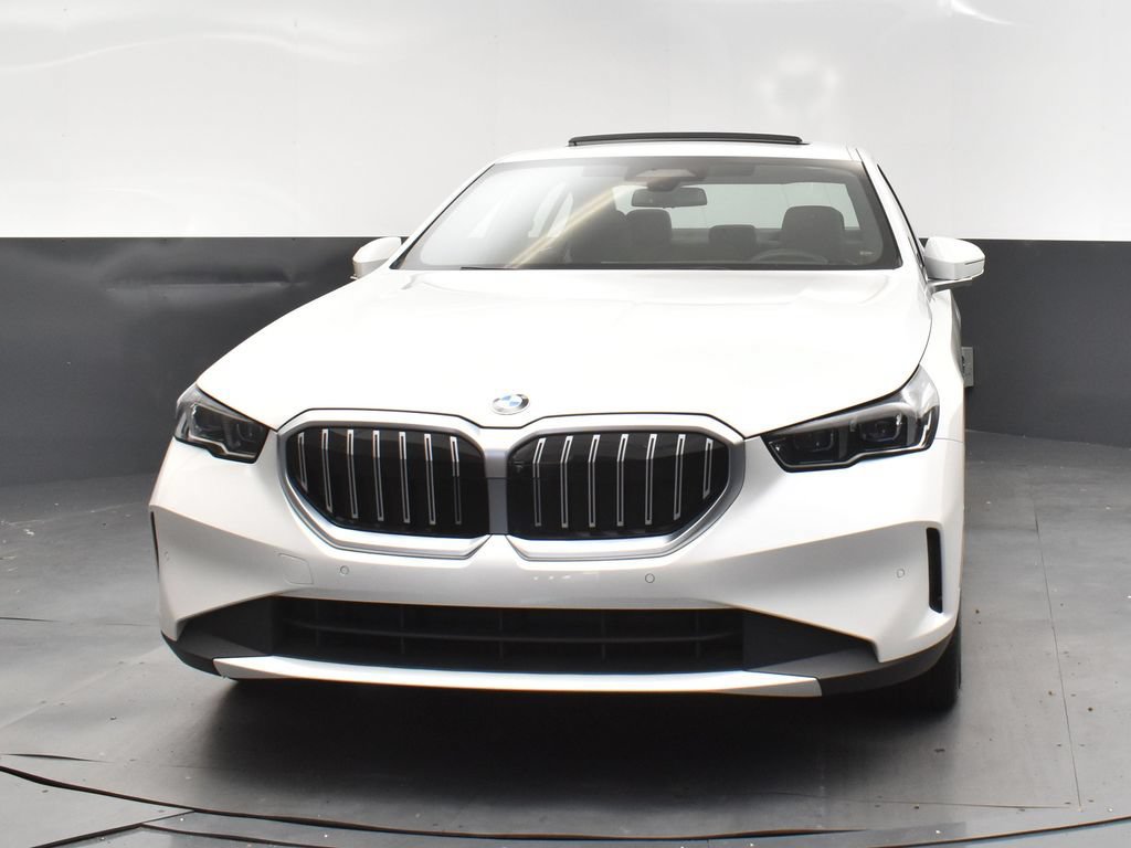 Used 2024 BMW 530i xDrive AWD/4WD image 10