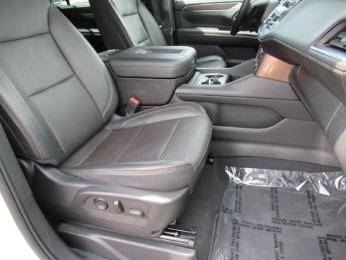 Certified 2022 Chevrolet Suburban High Country image 7