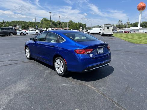 Used 2016 Chrysler 200 Limited FWD image 3