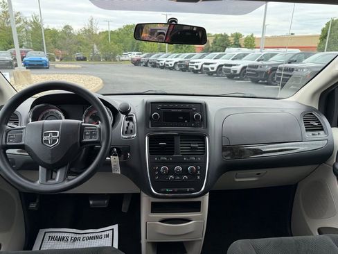 Used 2016 Dodge Grand Caravan SE w/ Quick Order Package 29E SE FWD image 14