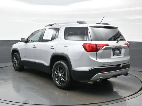 Used 2017 GMC Acadia SLT FWD image 4