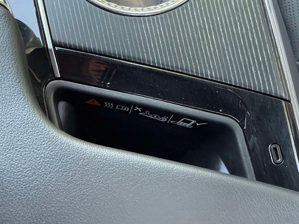 Certified 2024 Cadillac Lyriq Luxury AWD/4WD image 22