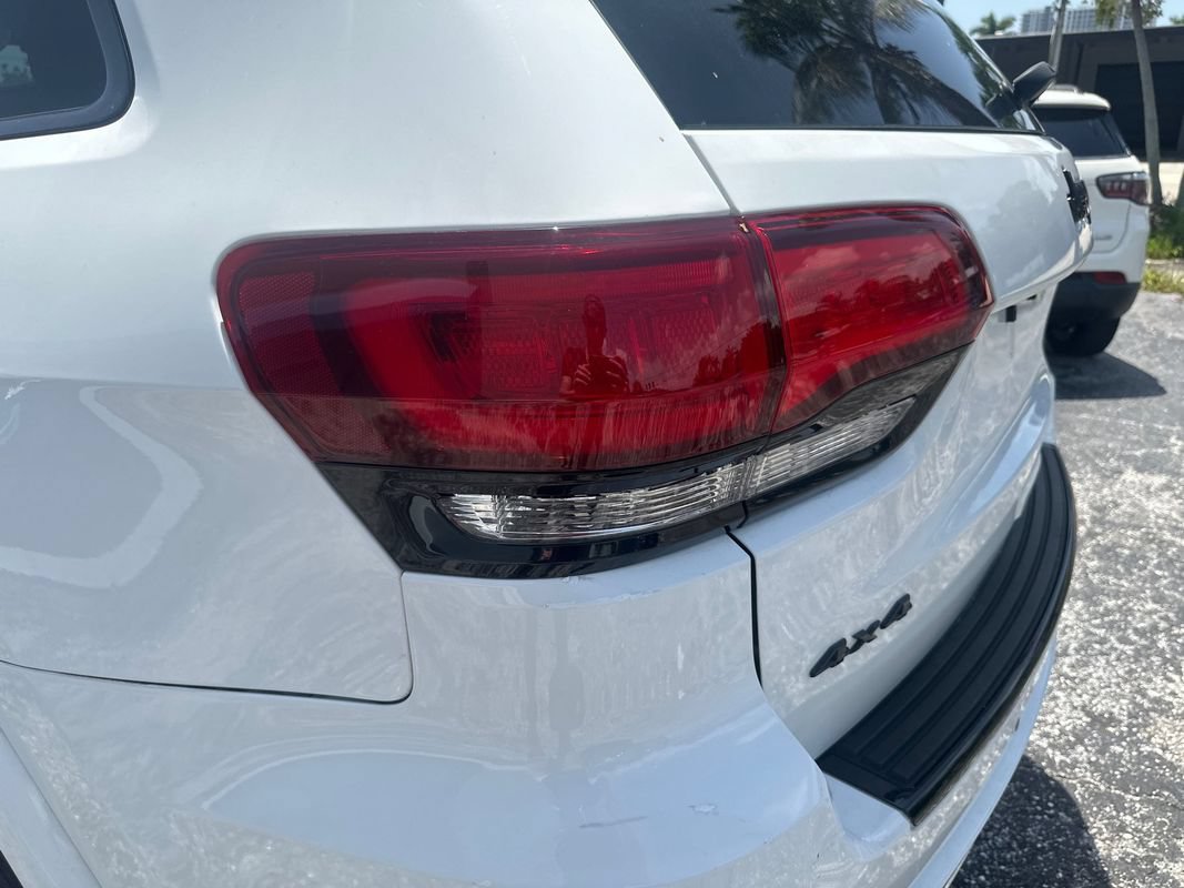 Used 2017 Jeep Grand Cherokee Altitude AWD/4WD image 13