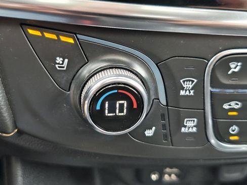 Used 2021 Chevrolet Traverse Premier w/ Redline Edition AWD/4WD image 9