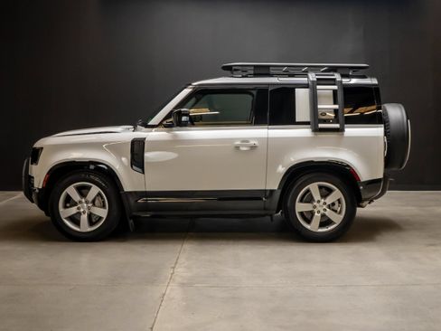 Used 2023 Land Rover Defender 90 X-Dynamic SE AWD/4WD image 2