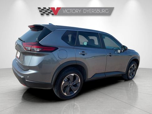 Used 2024 Nissan Rogue SV FWD image 4