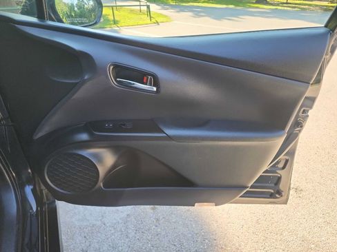Used 2019 Toyota Prius XLE image 23