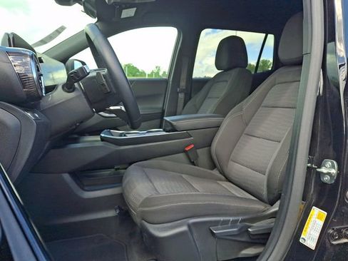 Used 2025 Chevrolet Equinox LT AWD/4WD image 13