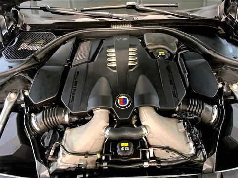 Used 2022 BMW ALPINA B7 xDrive w/ Luxury Rear Seating Package image 30