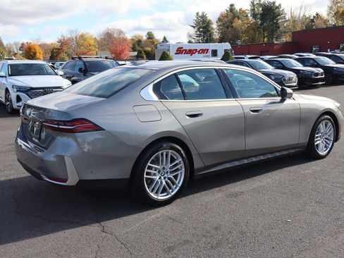 Used 2024 BMW 530i xDrive image 6