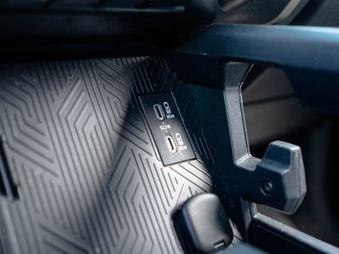 Used 2025 Toyota Tacoma SR5 AWD/4WD image 25